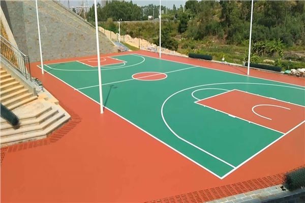 建造室外籃球場